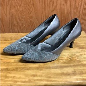 Life Stride Gray Heels